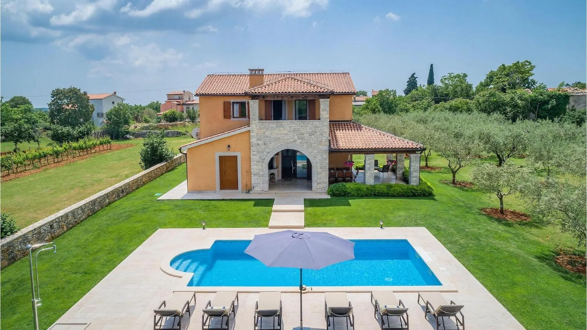 Villa Oliveta Pula 0*,  Croatia