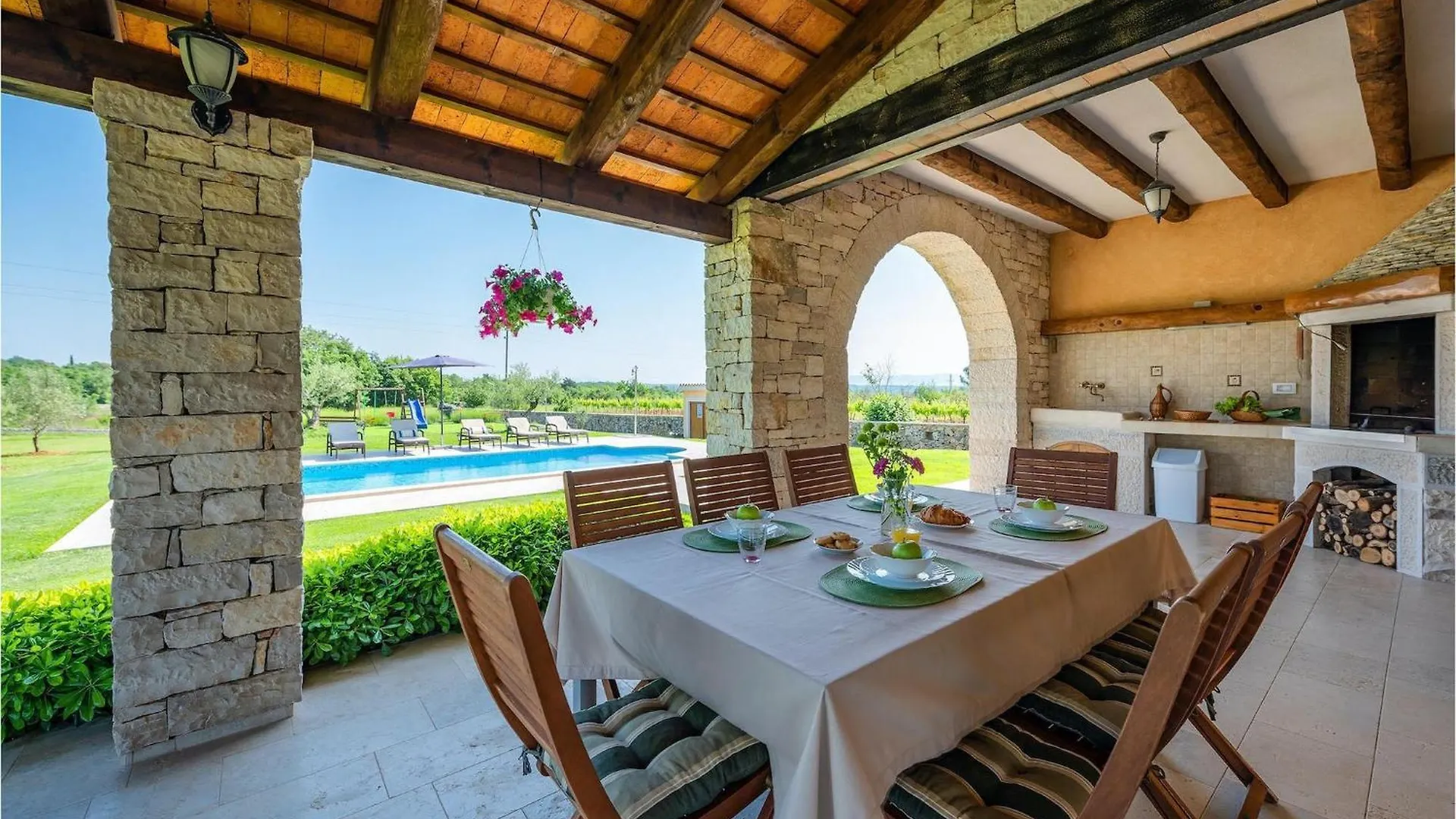 Villa Oliveta Pula 0*,  Croatia