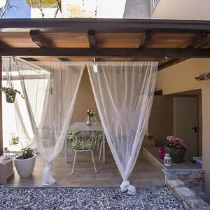 Appartement With Garden And Free Parking, Pula
